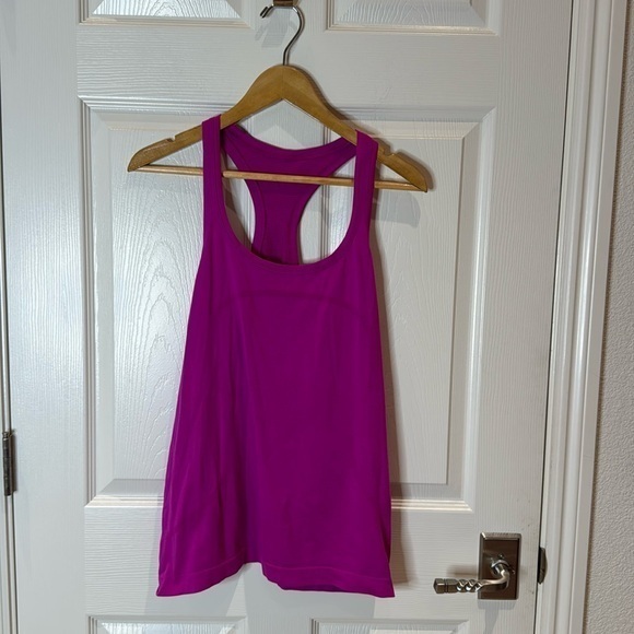 Lululemon tank. Beautiful rich fuchsia. - Picture 1 of 3